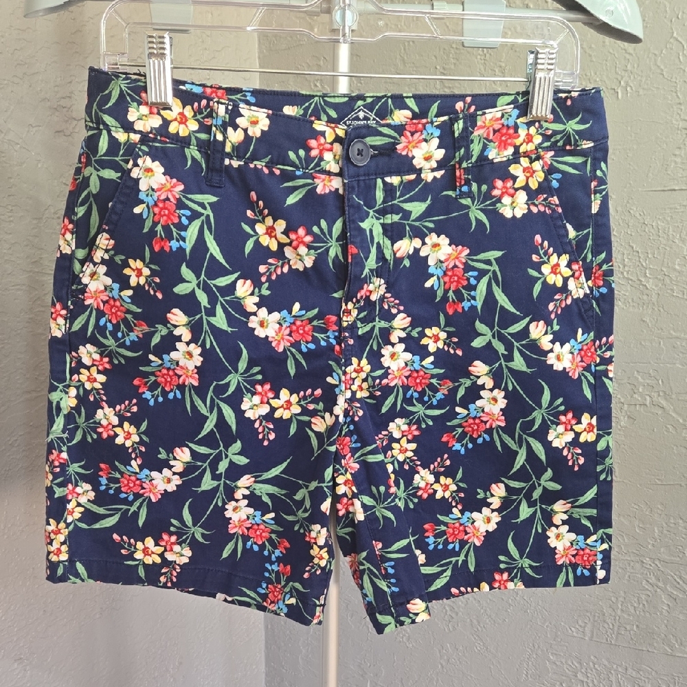 St. John's Bay Navy Floral Women's Shorts Classic Vibrant Casual Preppy